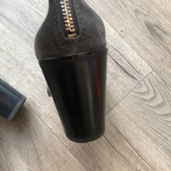 Dark Grey suede Dolce Vita Bootie Size 6 - Picture 7 of 7